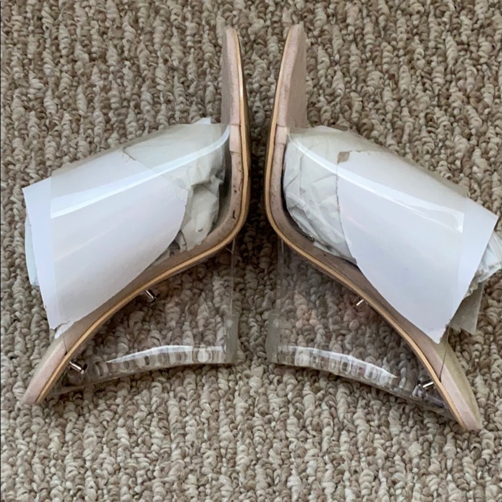 Cape Robbin - image 3